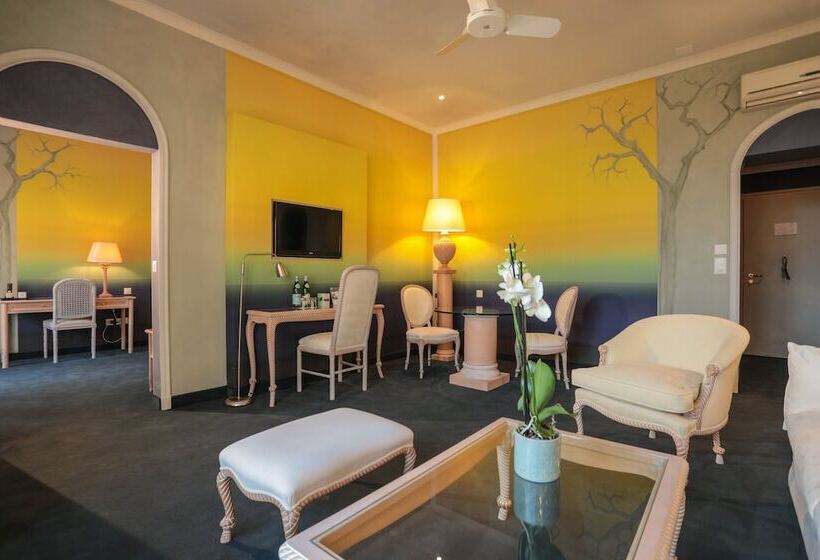 جناح جونيور, Grand Hotel Villa Castagnola