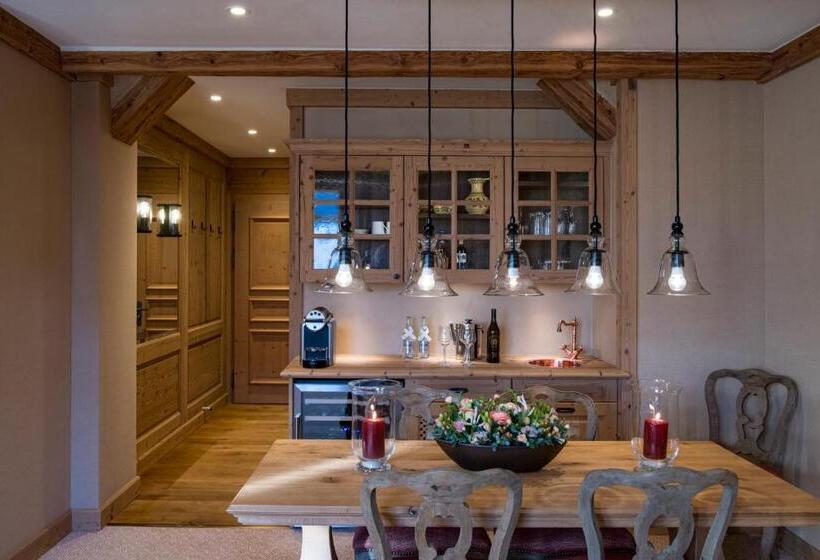 산전망 스위트 디럭스, Gstaad Palace