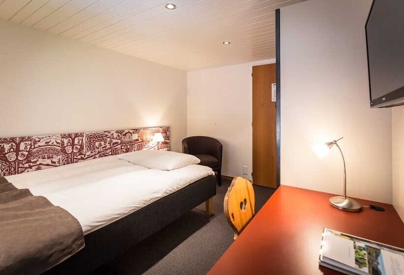 标准单人间, Landhaus