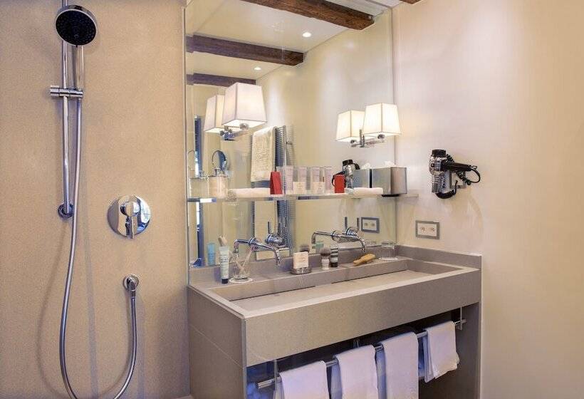 اتاق پرستیژ, Les Armures