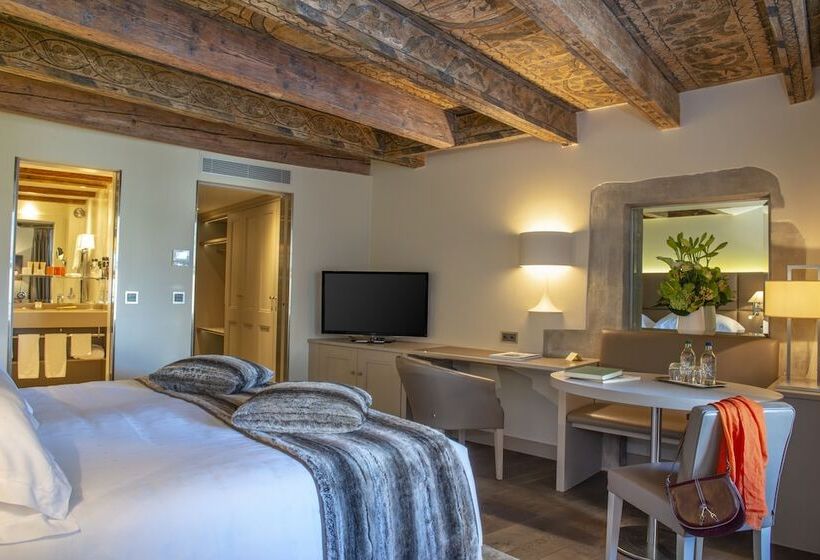 اتاق پرستیژ, Les Armures