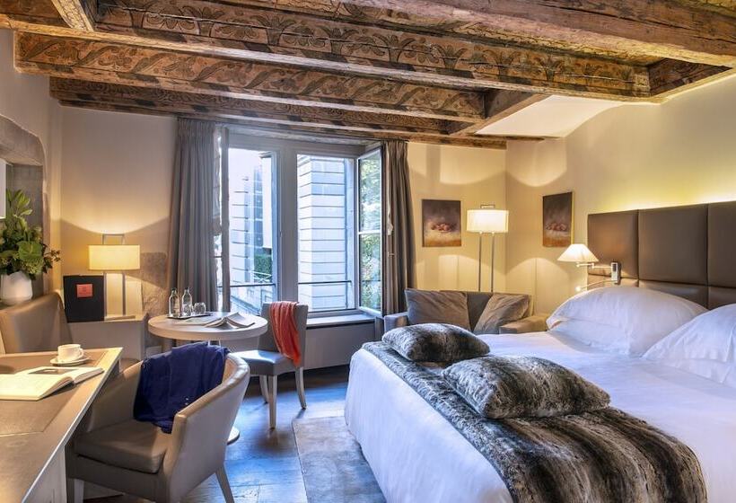 اتاق پرستیژ, Les Armures