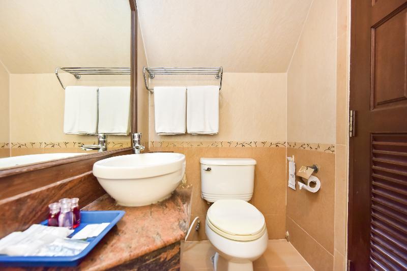 اتاق سوپریور, Les Armures