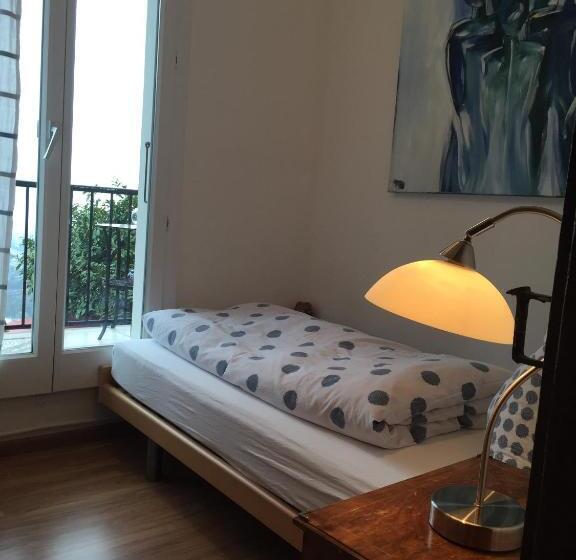 اتاق استاندارد یک تخته با سرویس بهداشتی مشترک, Pensione Olanda