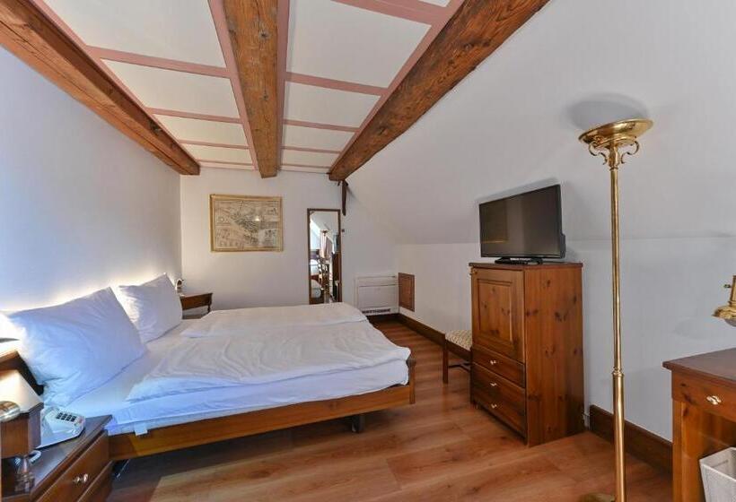 Номер Economy, Rheinfels