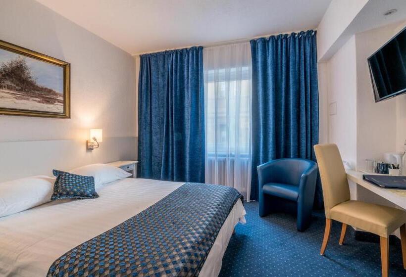 スタンダードルーム, Touring Au Lac