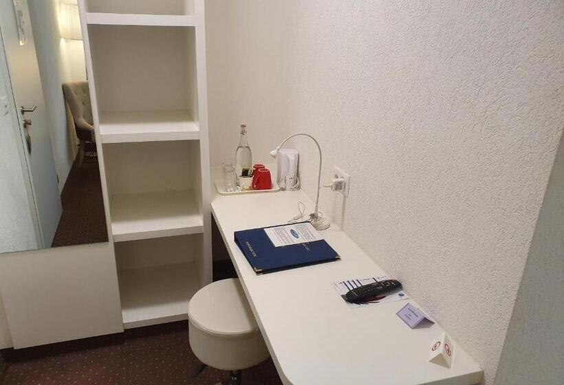 コンフォートルーム, Touring Au Lac