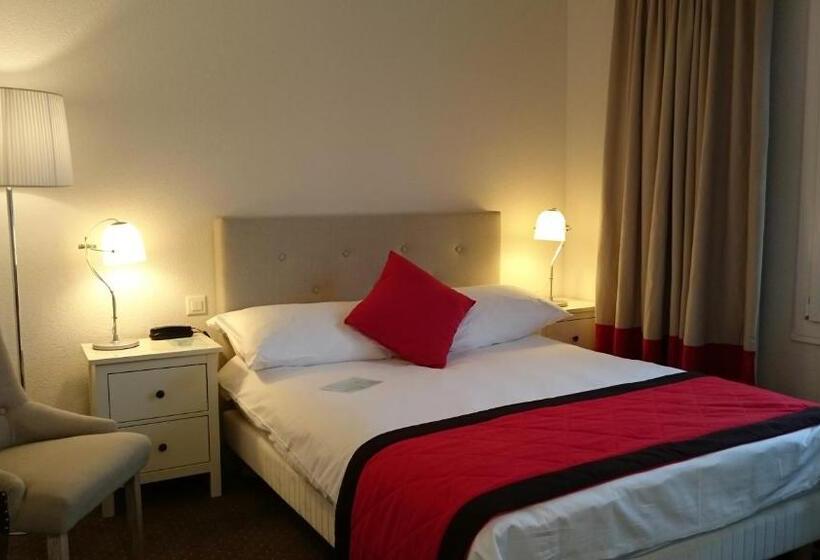 コンフォートルーム, Touring Au Lac