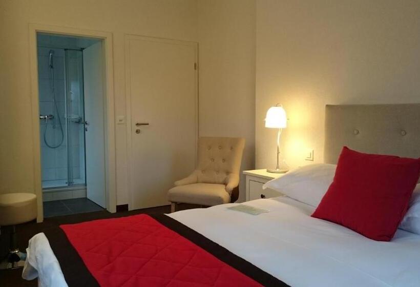 コンフォートルーム, Touring Au Lac