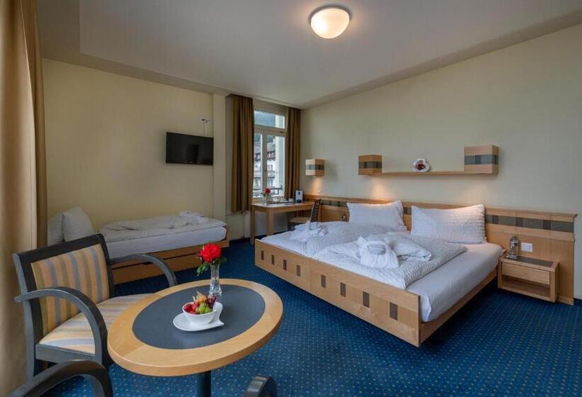 Cameră Triplă Standard, Victoria Lauberhorn Wengen
