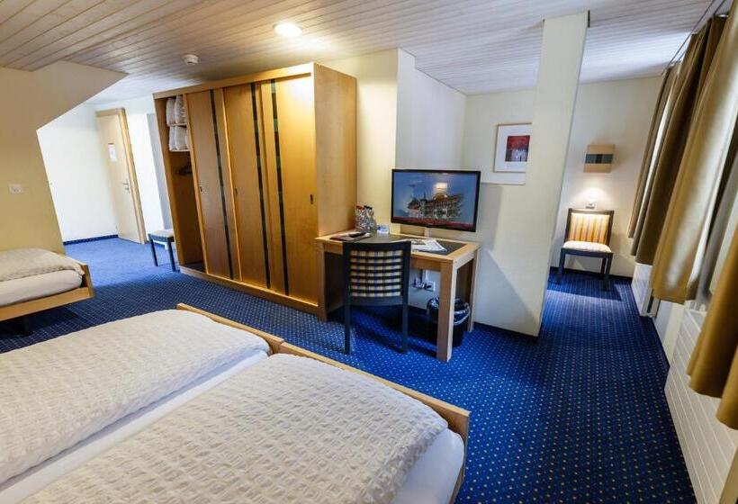 家庭间, Victoria Lauberhorn Wengen