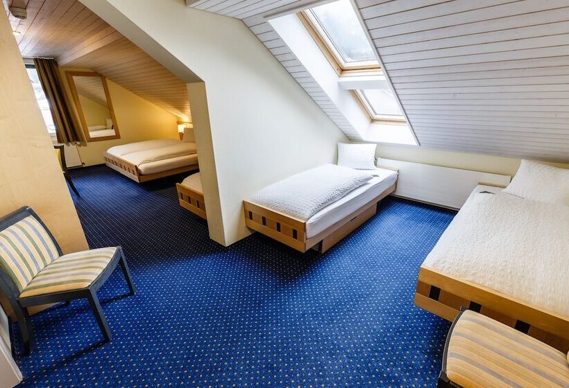 家庭间, Victoria Lauberhorn Wengen