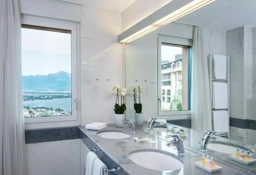 Suite with lake view, Villa Orselina Small Luxury