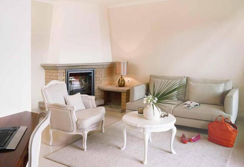 סוויטת ג'וניור נוף לאגם, Villa Orselina  Small Luxury