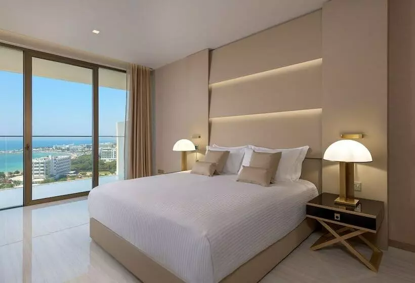 Penthouse Suite
