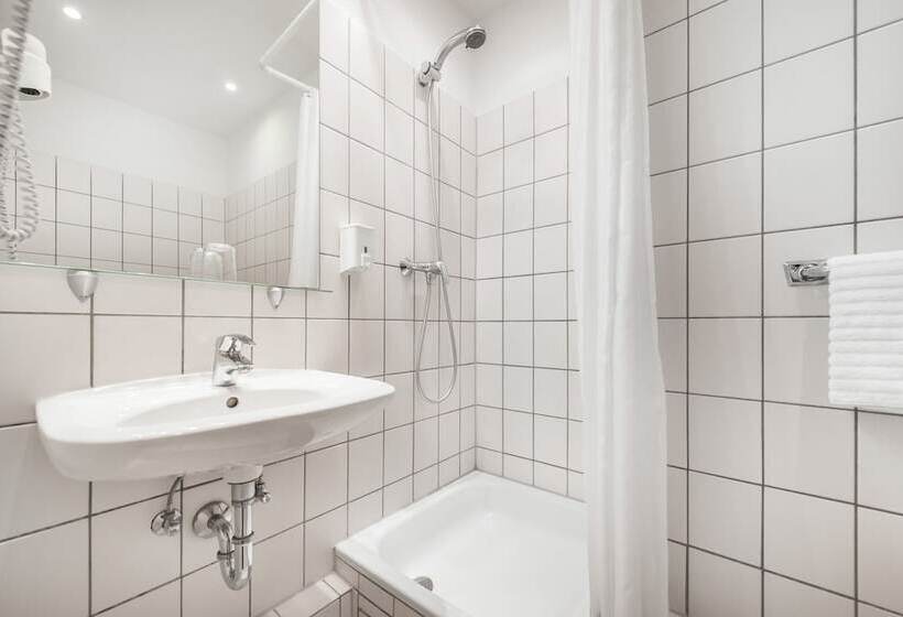 标准单人间, Central Hamburg