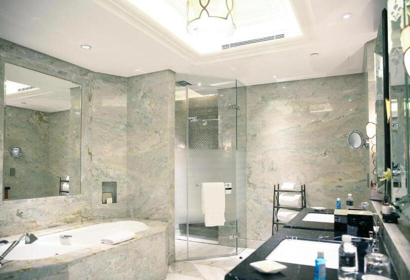 강 전망 스위트, Fairmont Peace Hotel On The Bund