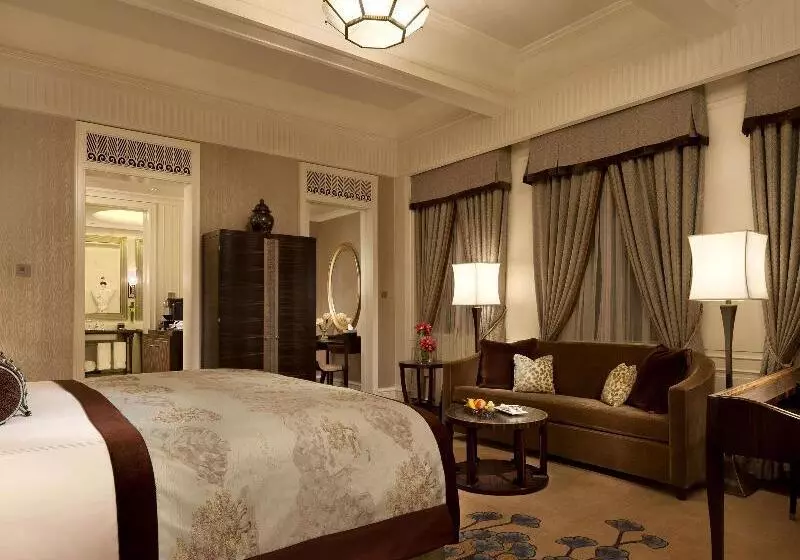 اتاق اجرایی با تخت بزرگ, Fairmont Peace Hotel On The Bund