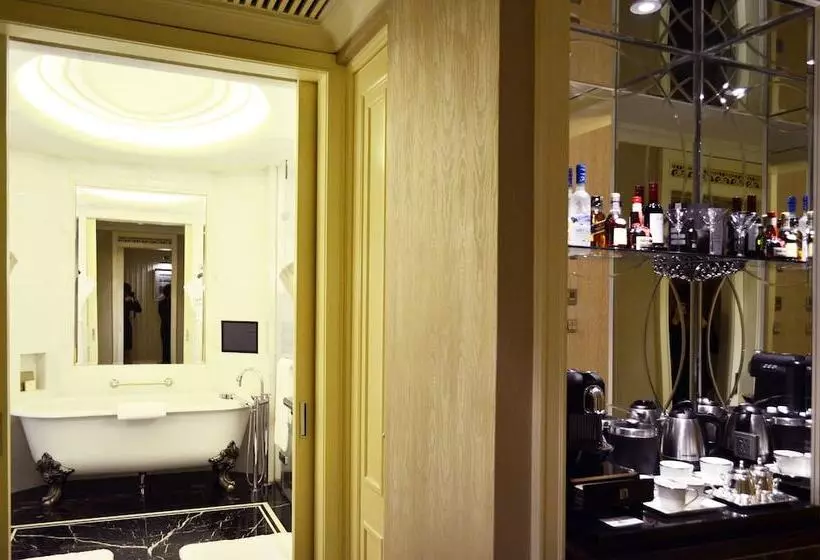اتاق لوکس, Fairmont Peace Hotel On The Bund