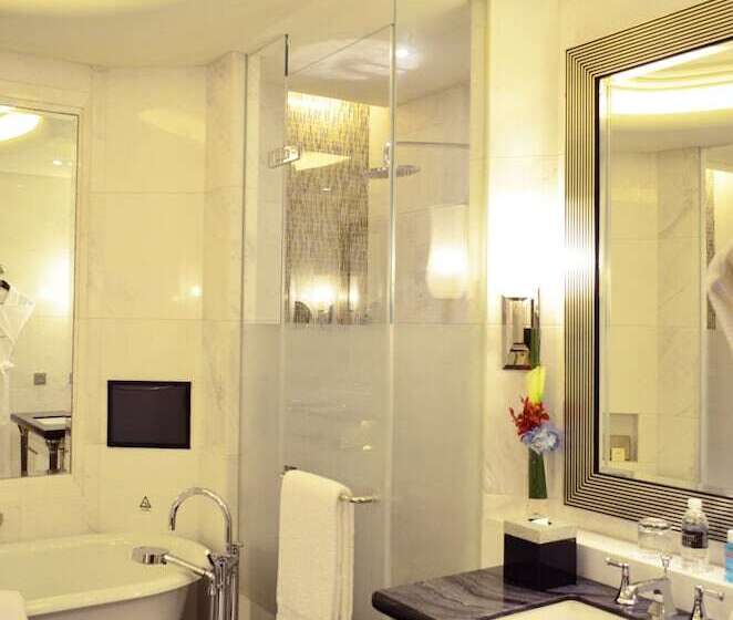 스탠다드 룸 킹사이즈 침대, Fairmont Peace Hotel On The Bund