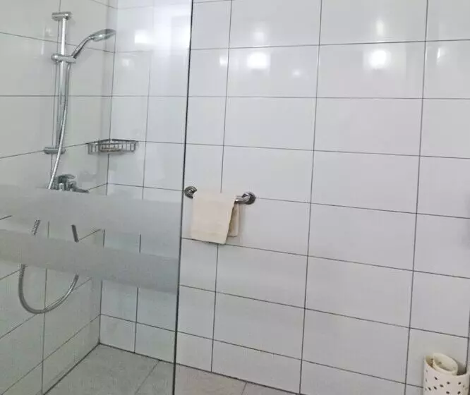 اتاق استاندارد اینتریور, Kissos