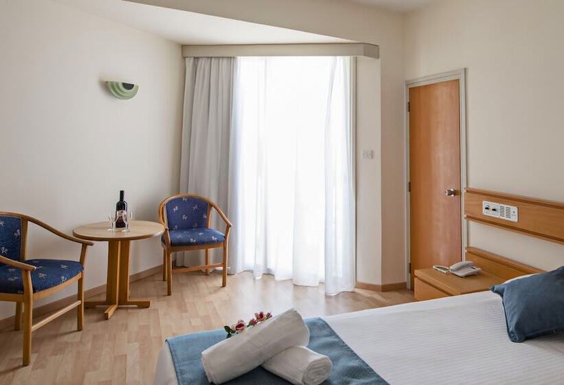 חדר משפחתי, Kissos