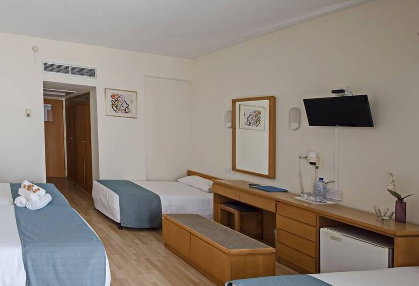 חדר משפחתי, Kissos