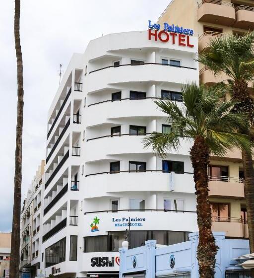 اتاق استاندارد چهارنفره با چشم‌انداز جانبی دریا, Les Palmiers Beach Boutique Hotel & Luxury Apartments