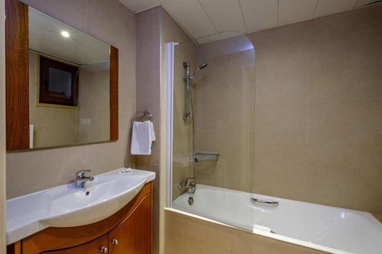 آپارتمان 2 خوابه با چشم‌انداز دریا, Les Palmiers Beach Boutique Hotel & Luxury Apartments