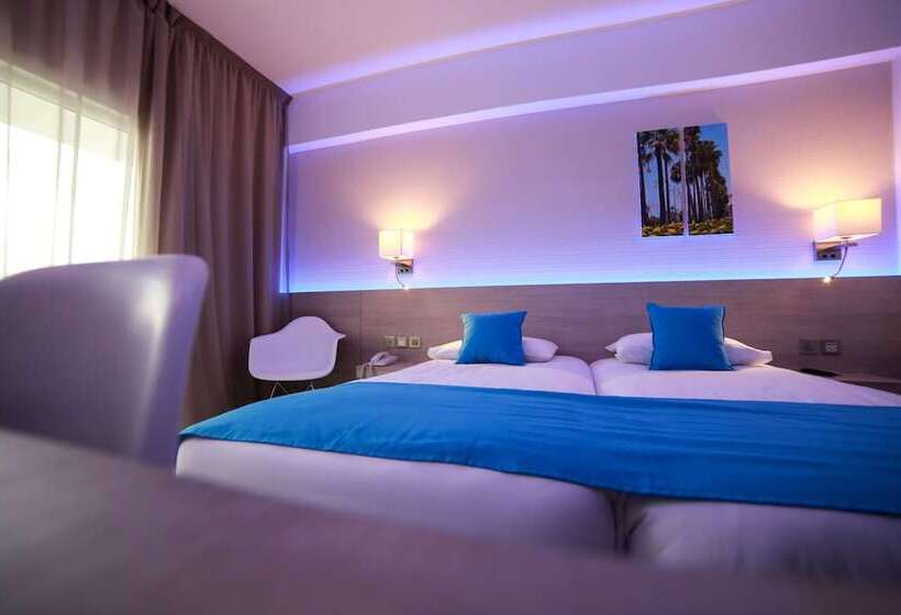 اتاق استاندارد سه نفره با چشم‌انداز کنار دریا, Les Palmiers Beach Boutique Hotel & Luxury Apartments