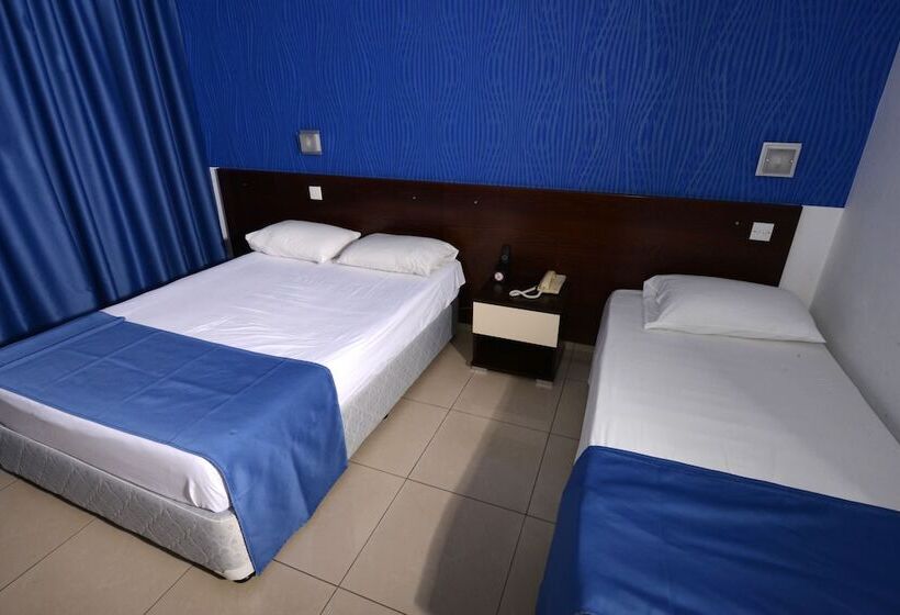 اتاق استاندارد چهارنفره با چشم‌انداز جانبی دریا, Les Palmiers Beach Boutique Hotel & Luxury Apartments