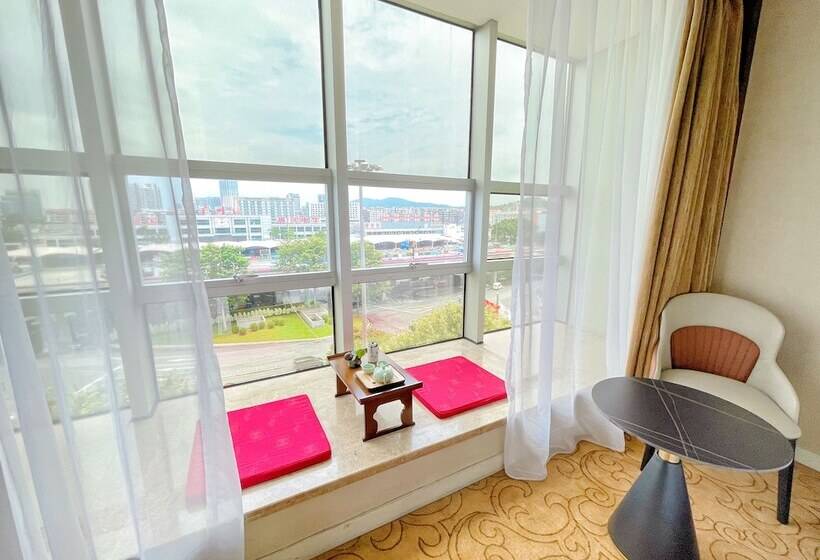 חדר אקזקיוטיב, Liuhua