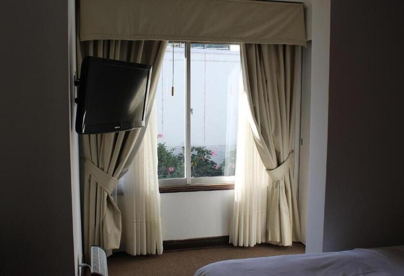 StandaardKamer, Marcos Gamero