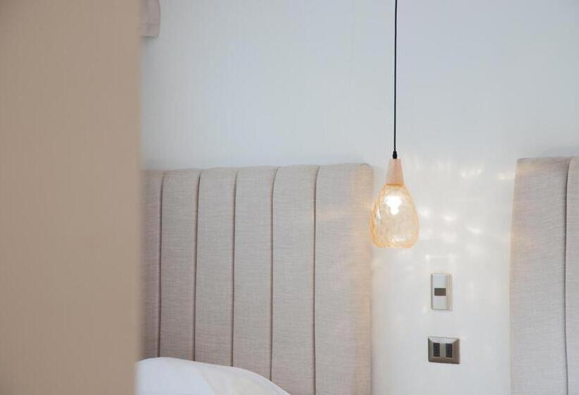 Standaard Driepersoonskamer, Marcos Gamero