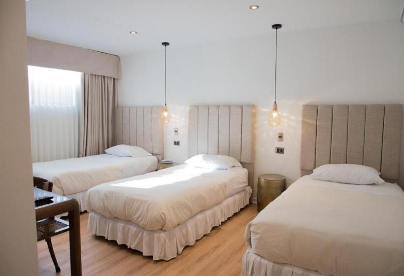 Standaard Driepersoonskamer, Marcos Gamero