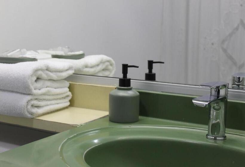 Junior Suite, Marcos Gamero