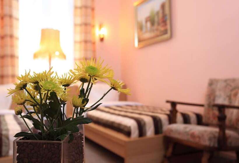 اتاق راحتی یک تخته, Pension Cortina