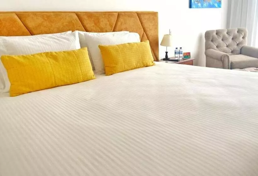 キングサイズベッドのスタンダードルーム, Pop Art Hotel Las Colinas Manizales