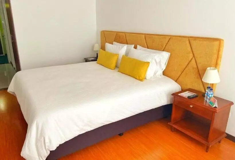 キングサイズベッドのスタンダードルーム, Pop Art Hotel Las Colinas Manizales