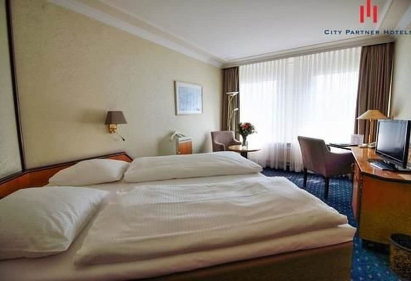 标准间, Senator Hamburg