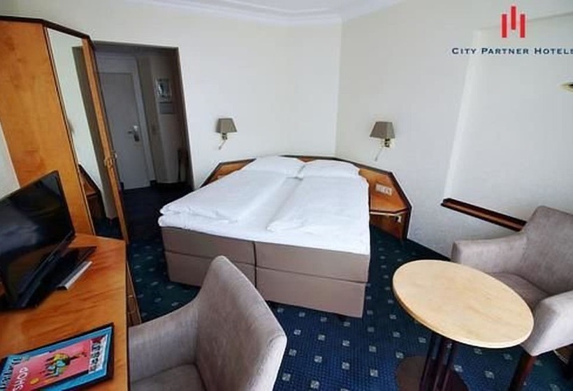 标准单人间, Senator Hamburg