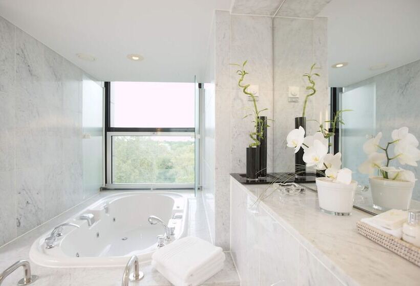 سوئیت با بالکن, Sheraton Berlin Grand Hotel Esplanade