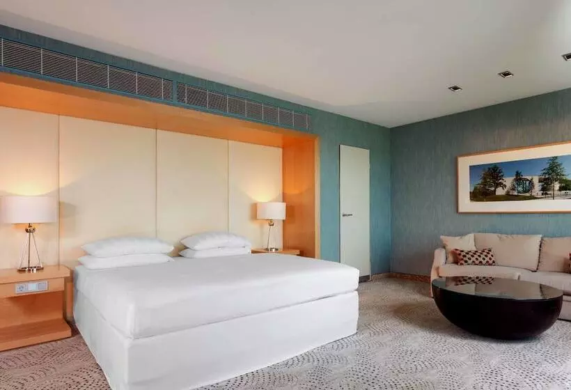 سوئیت با بالکن, Sheraton Berlin Grand Hotel Esplanade