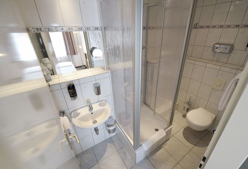 اتاق استاندارد چهار تخته, Tiergarten Berlin