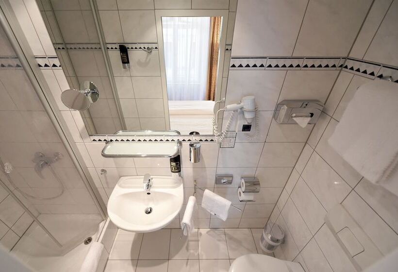 اتاق استاندارد چهار تخته, Tiergarten Berlin