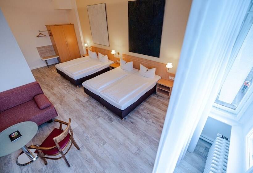 اتاق استاندارد چهار تخته, Tiergarten Berlin