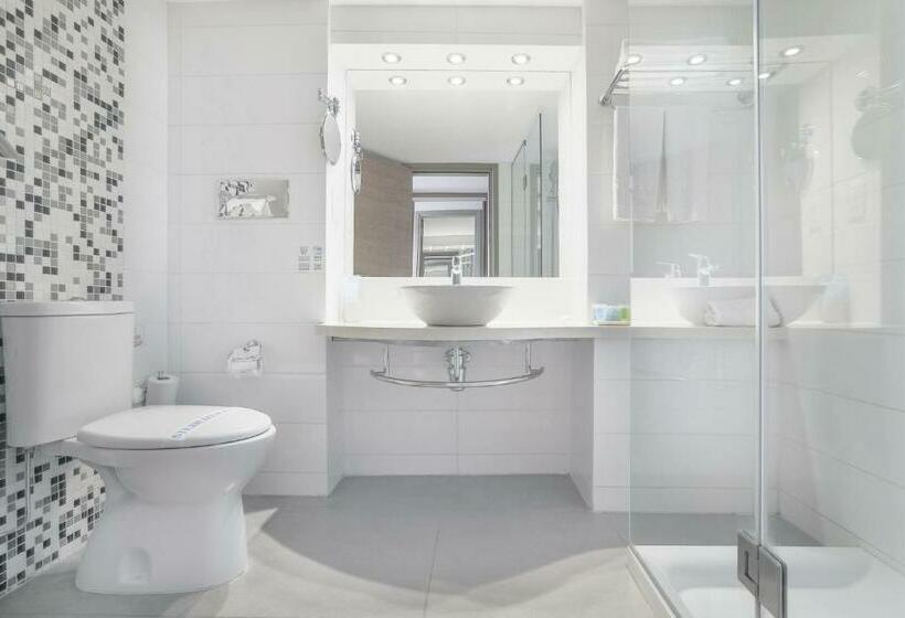 디럭스 룸 측면 바다 전망, Vassos Nissi Plage Hotel & Spa