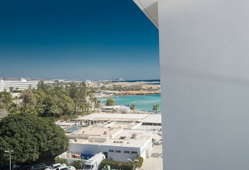 디럭스 룸 측면 바다 전망, Vassos Nissi Plage Hotel & Spa