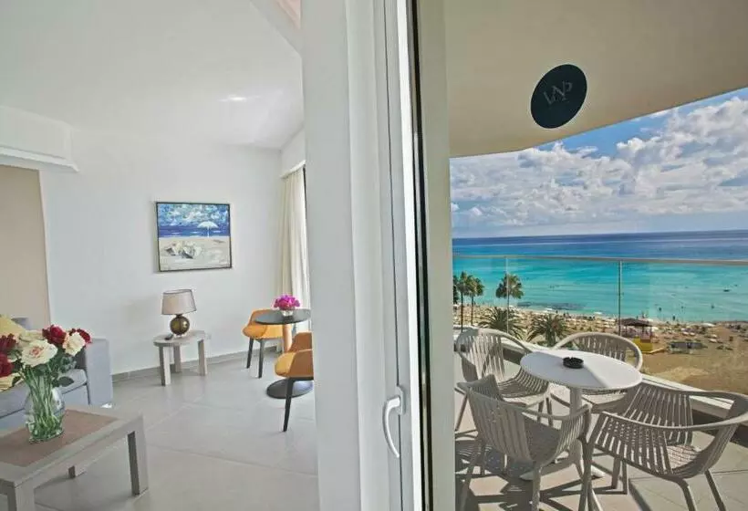 Deluxe Suite Sea View, Vassos Nissi Plage Hotel & Spa