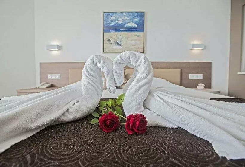 Deluxe Suite Sea View, Vassos Nissi Plage Hotel & Spa